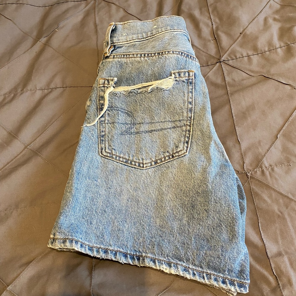 American Eagle 90s Bermuda Shorts